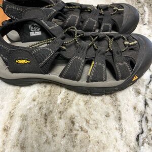 Keen mens Newport size 12